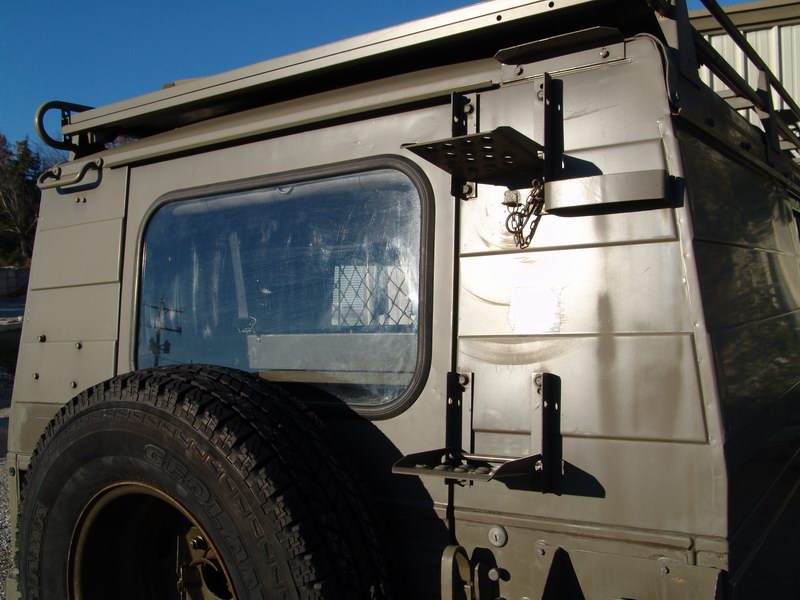 Austrian Army Radio Truck
Has been completley res ..